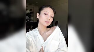 JENNIE SHOWS TITS 159688 1 KPOP ALLPOP